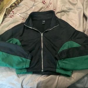 Cropped sweatshirt with zipper